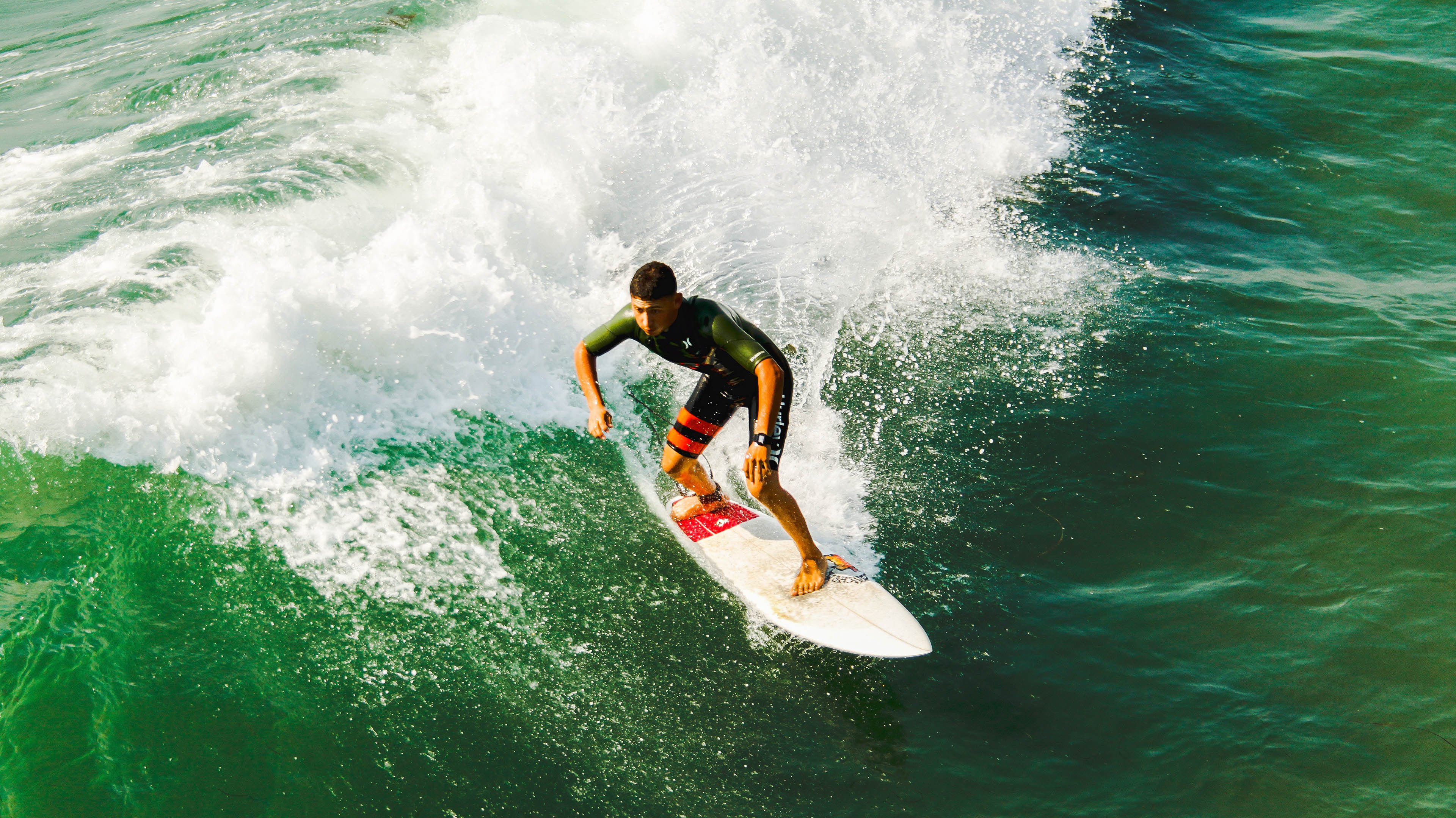 “沙滩手球：力量与技巧的完美结合”