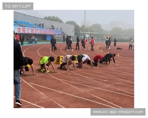 田径队完成基础耐力训练，多个项目进入专项阶段