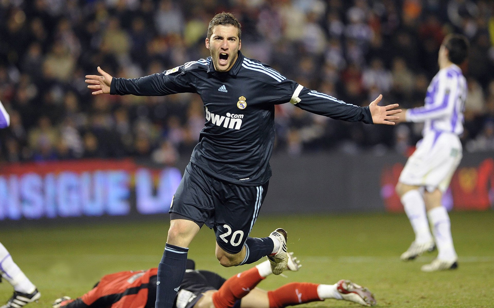 “新加坡泳池挑战赛：世界游泳锦标赛冲刺阶段”